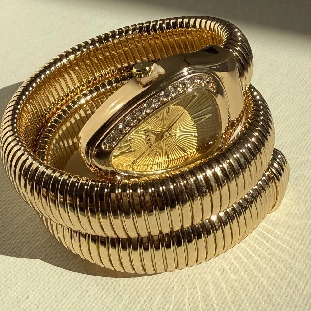 Serpenti Elegant Gold Women's Watch Bracelet Set